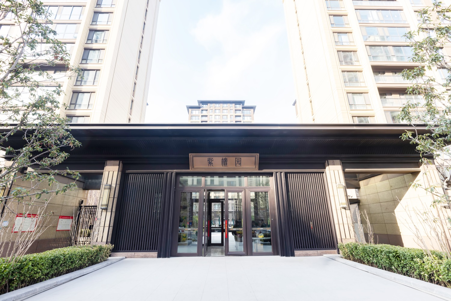 融創文旅城D17地塊紫檀園地下車庫金剛砂+固化地坪