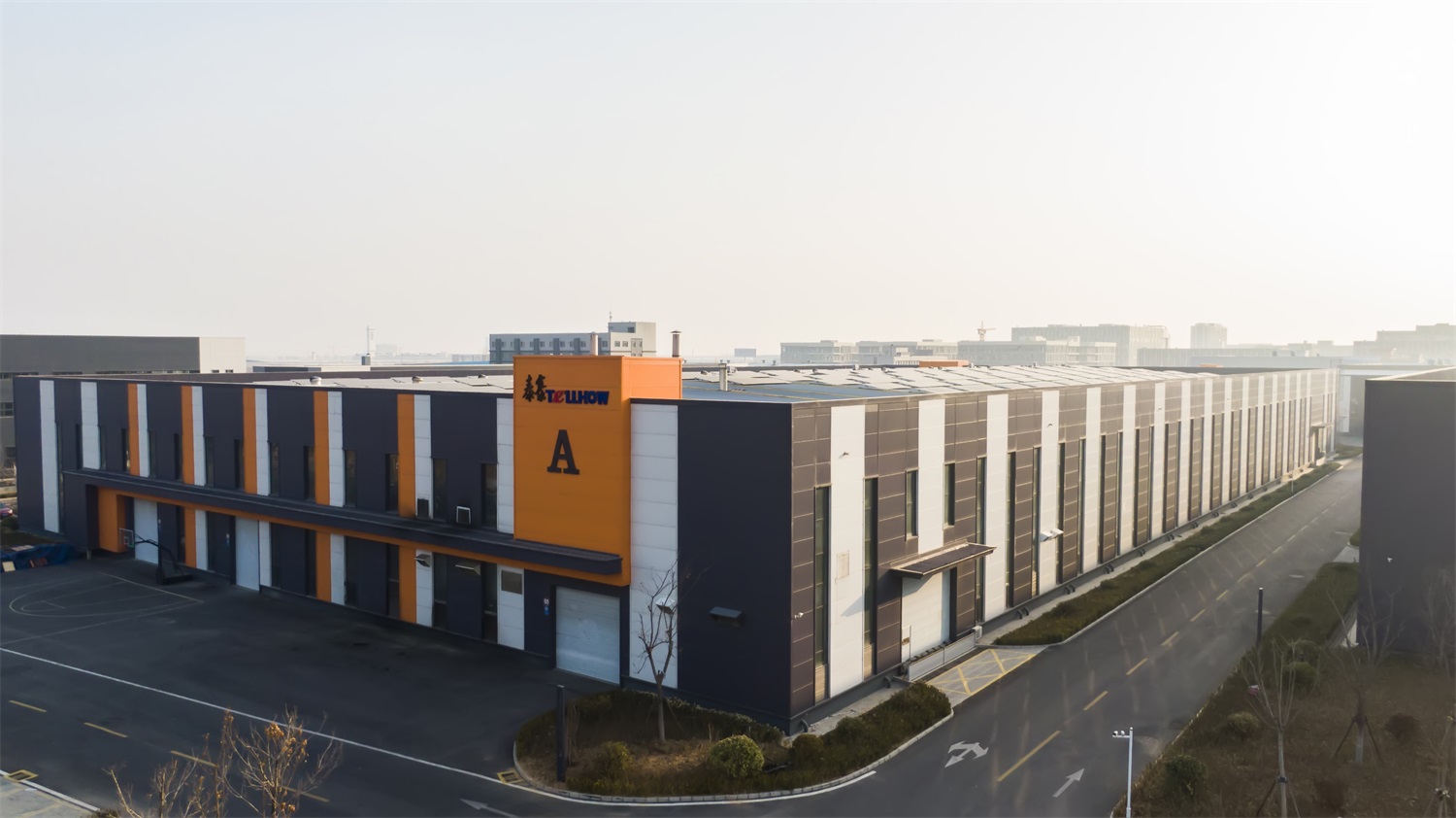 泰豪智能科技產業園廠房金剛砂耐磨地坪